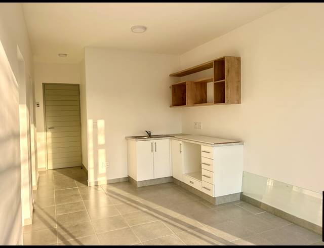 2 BEDROOM APARTMENT FOR SALE IN SHEFFIELD BEACH